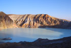 白根火山・湯釜